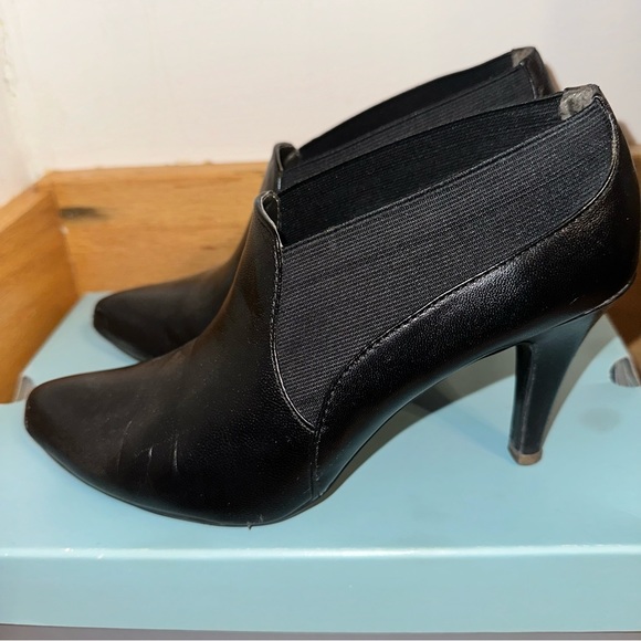 Apt.9 leather booties size 8 heels 3” - Picture 6 of 7